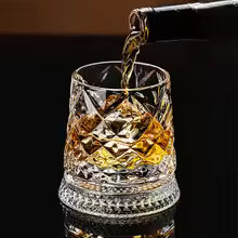 New Whiskey Glasses Rotating Whisky Glass with Glass Base 360 Rotate Degrees Crystal Rum Glass for Cocktail Party Drinking